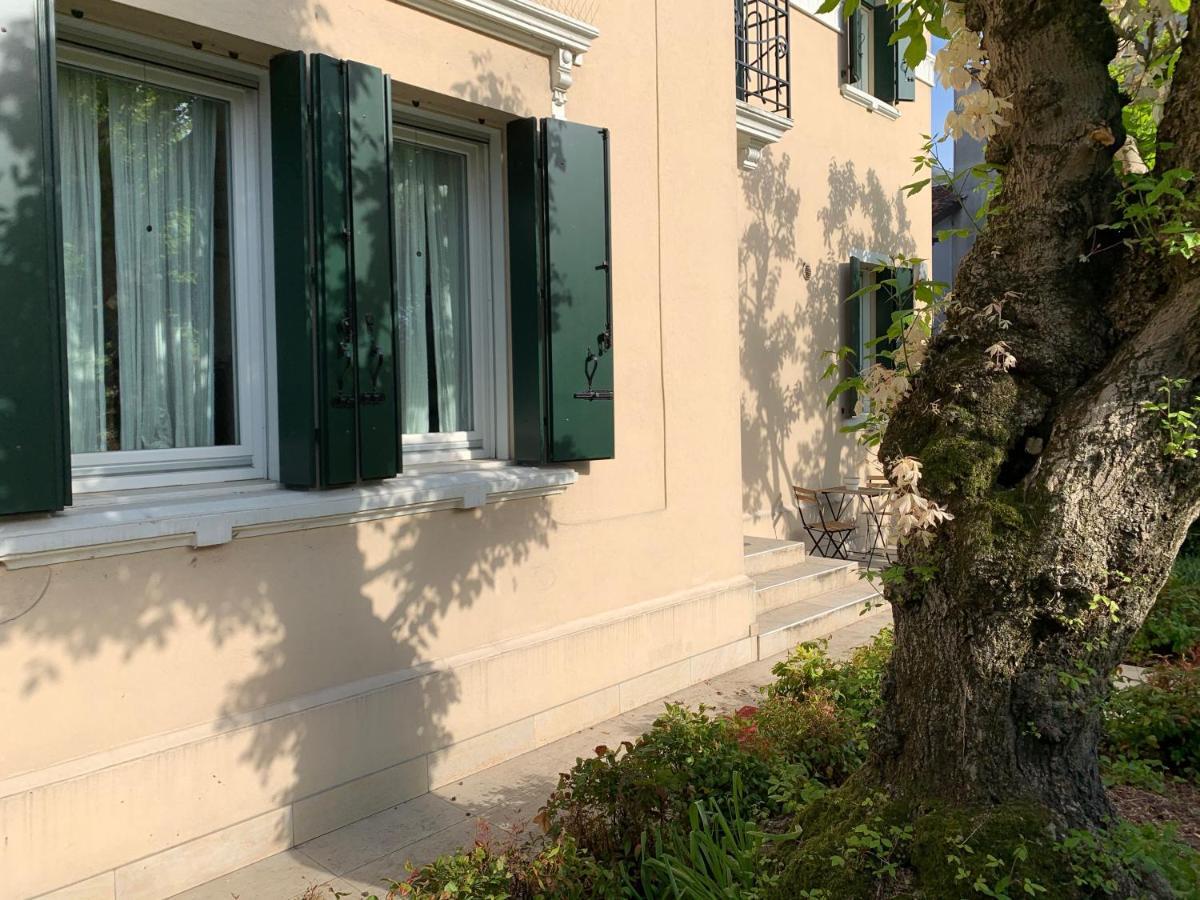 Clara'S Place Apartment Mestre Luaran gambar