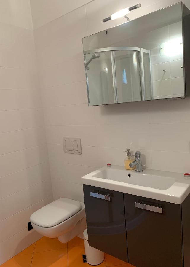 Clara'S Place Apartment Mestre Luaran gambar